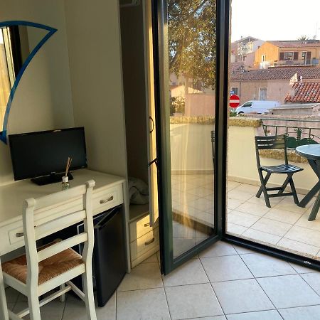 B&B Le Farfalle Палау Екстериор снимка