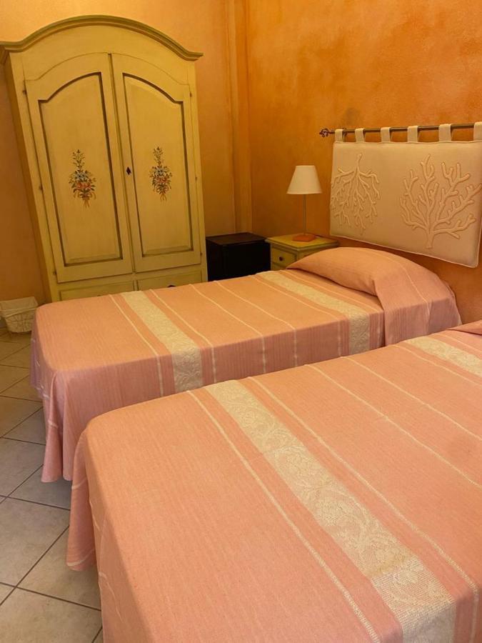 B&B Le Farfalle Палау Екстериор снимка