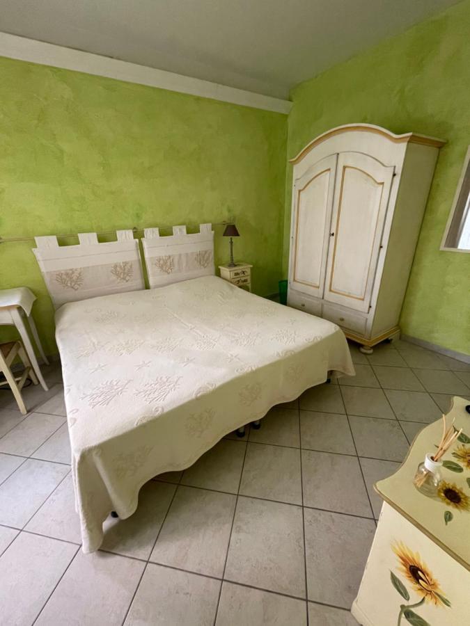 B&B Le Farfalle Палау Екстериор снимка