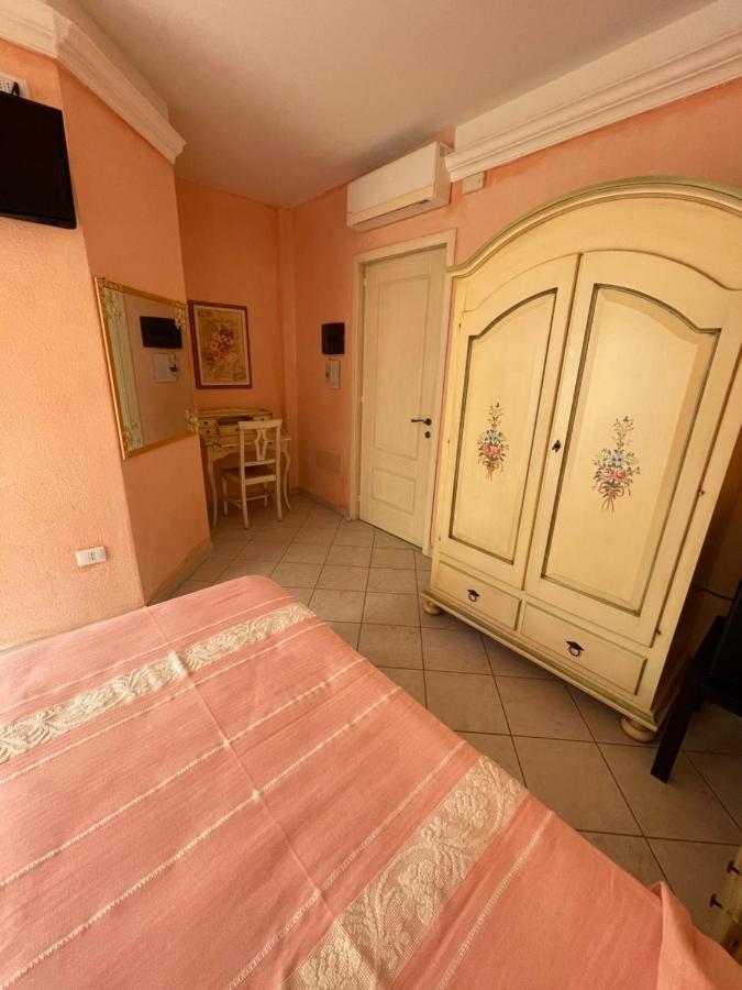 B&B Le Farfalle Палау Екстериор снимка