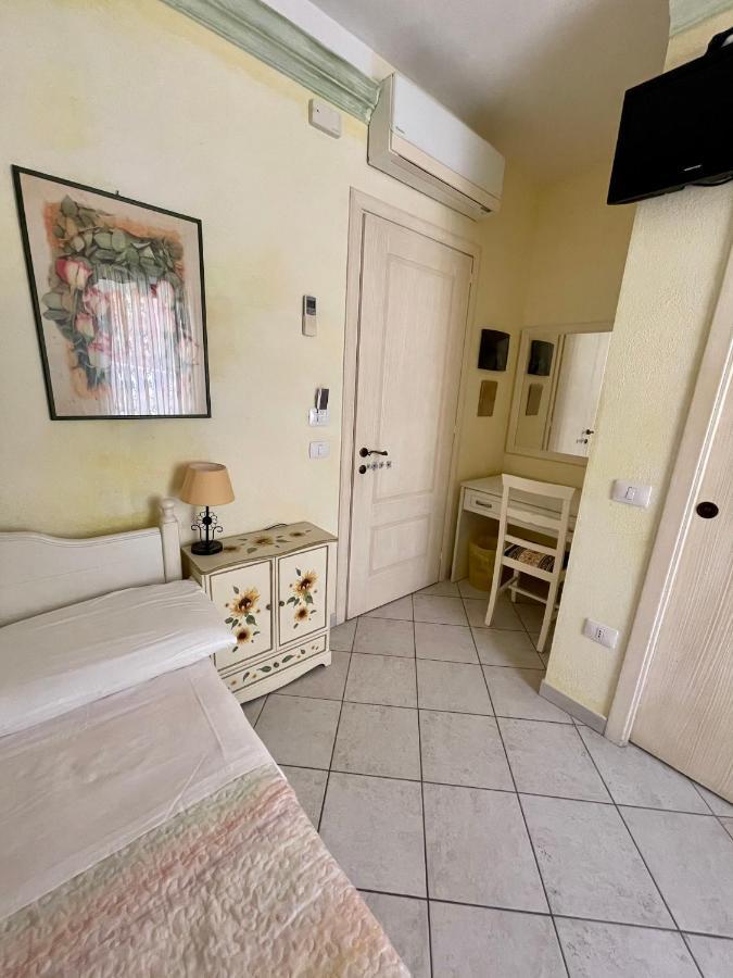 B&B Le Farfalle Палау Екстериор снимка