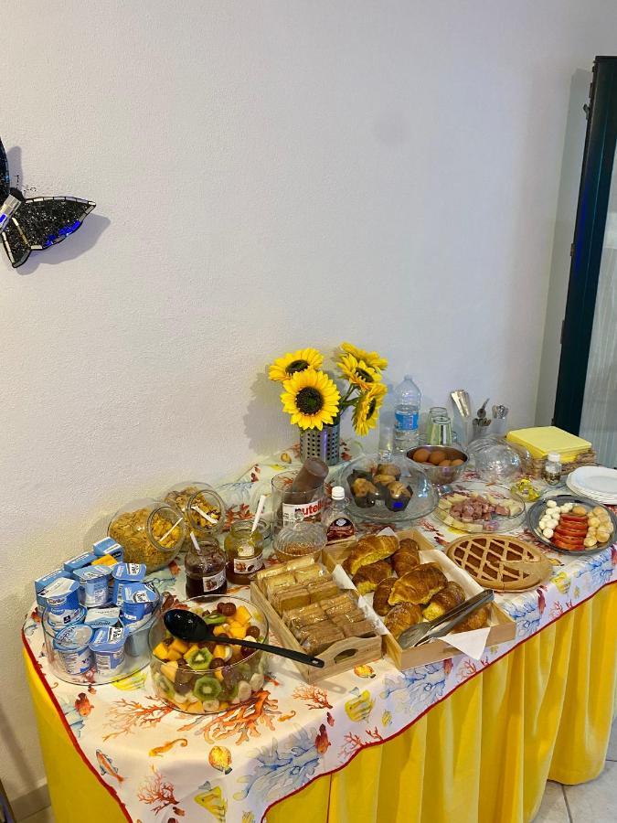 B&B Le Farfalle Палау Екстериор снимка